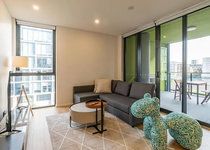 Z4 Walk To Bus Stop 2 Car Spaces Spacious Family