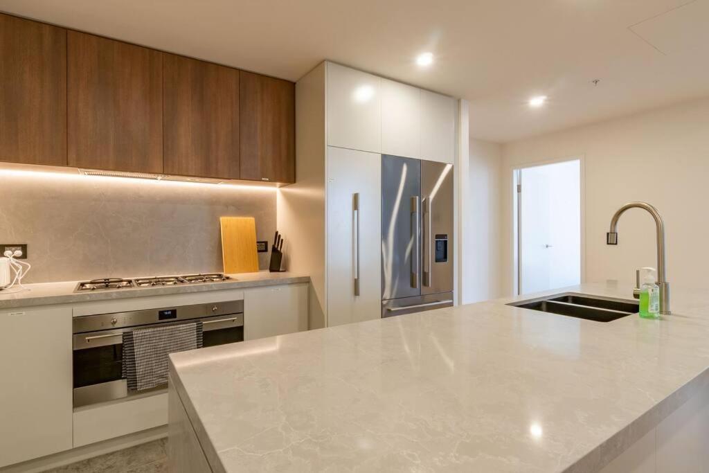 Z4 Walk To Bus Stop 2 Car Spaces Spacious Family Apartment *
