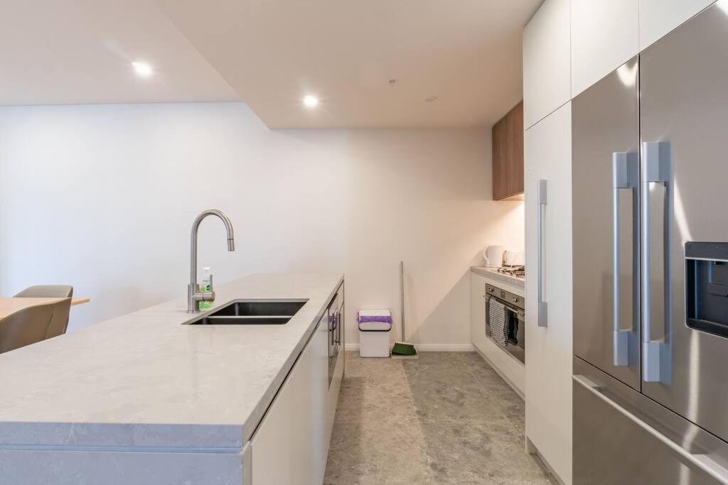 Z4 Walk To Bus Stop 2 Car Spaces Spacious Family Sydney